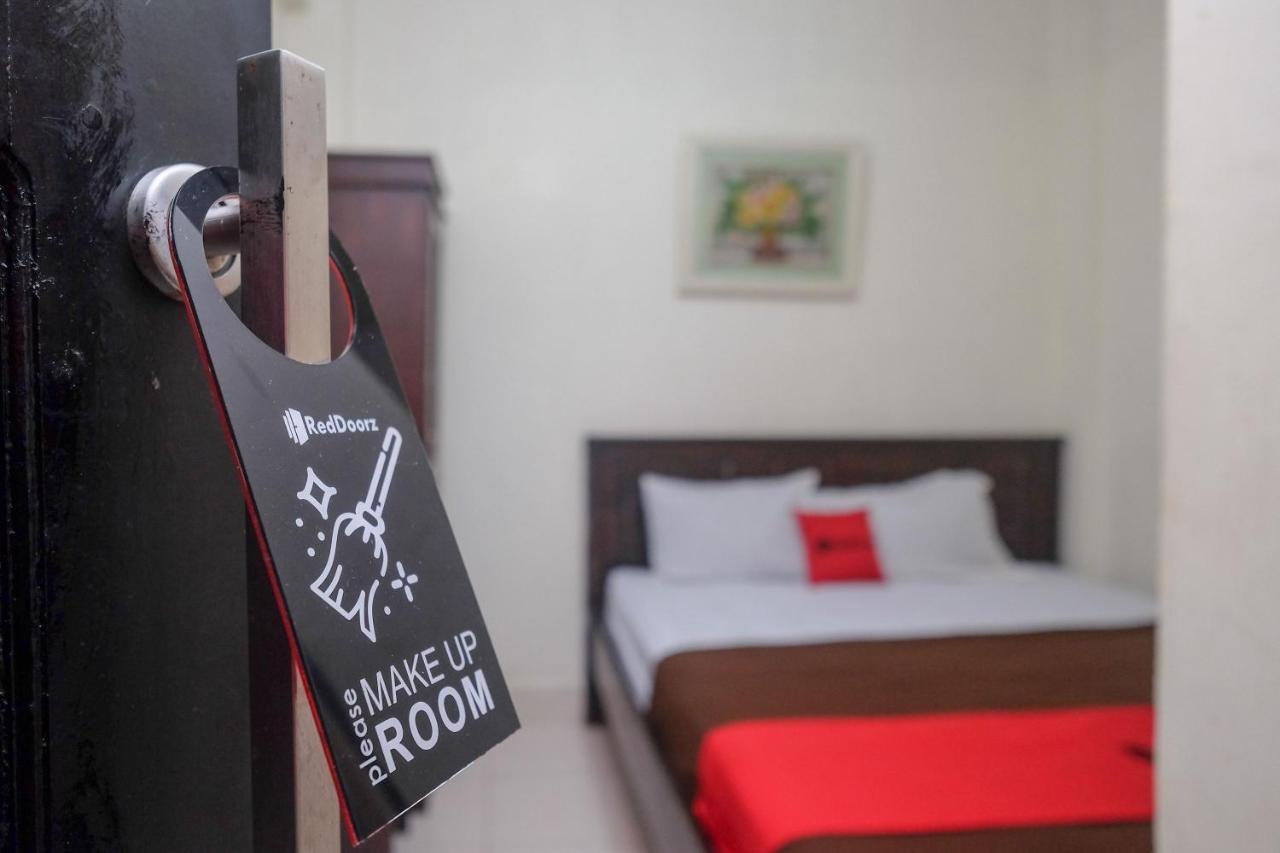Reddoorz At Hotel Rich Parepare Near Pantai Mattirotasi Exterior photo