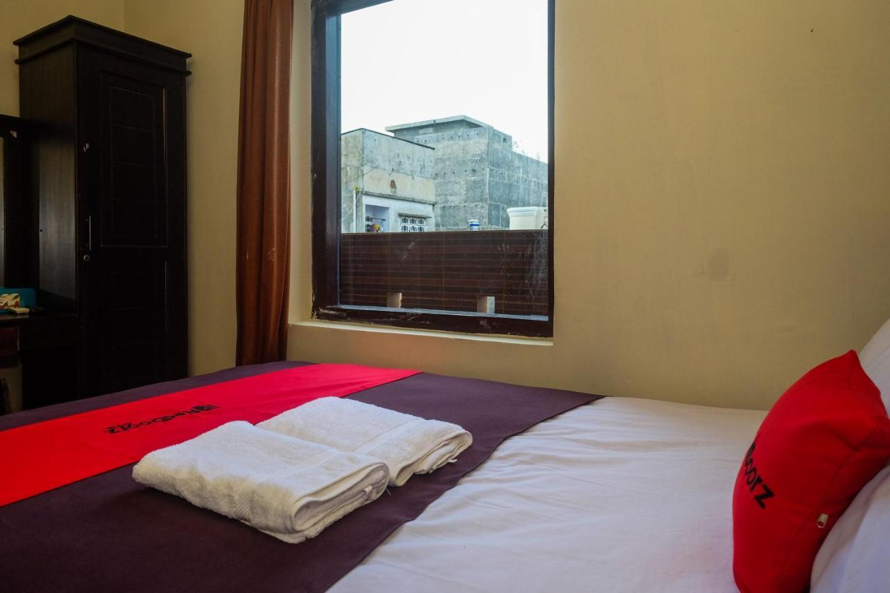 Reddoorz At Hotel Rich Parepare Near Pantai Mattirotasi Exterior photo